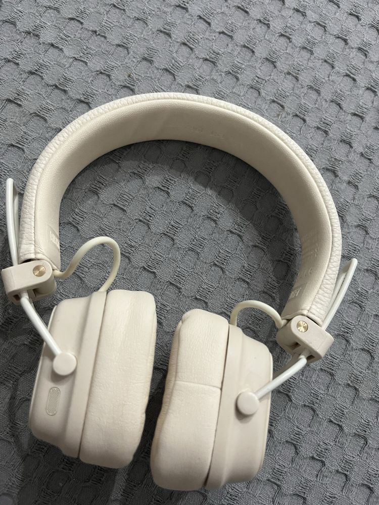 Продам наушники marshall major V
