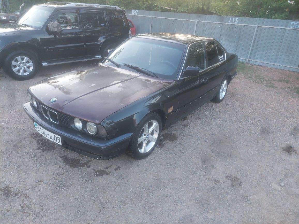 Продаю срочно BMW