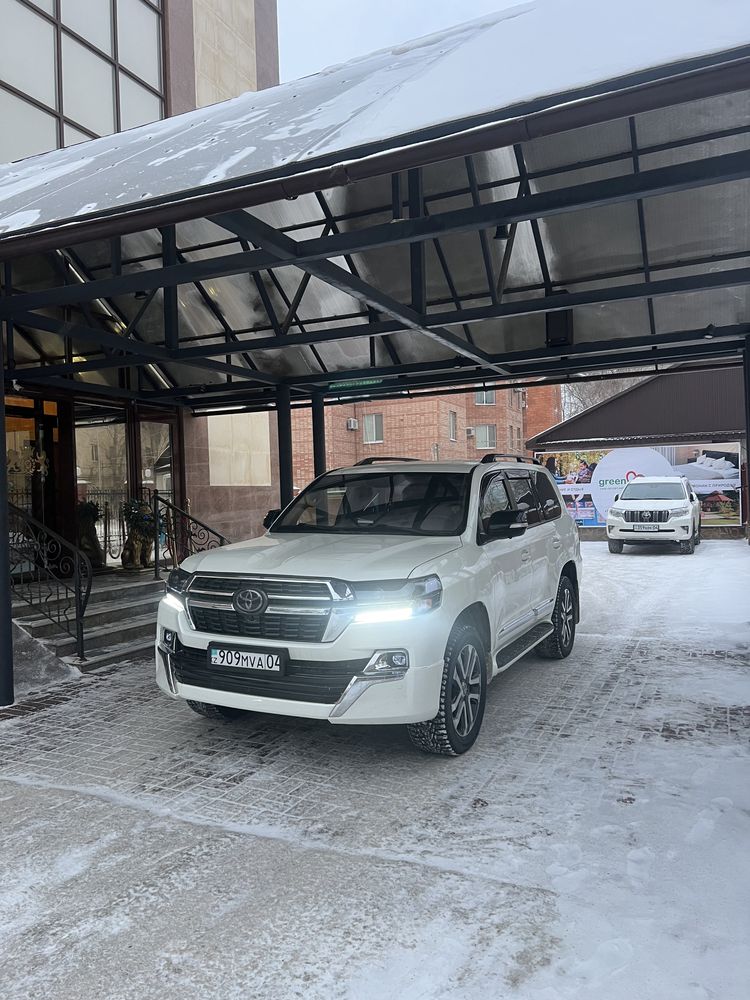 Продам фары фонари от Land Cruiser 200 new kruzak  передние комплект