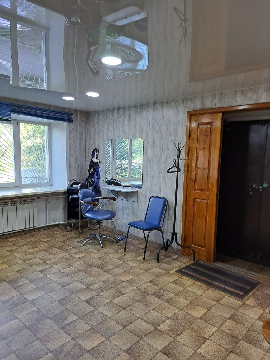 Продам помещение под салон-парикмахерскую "NIKA".