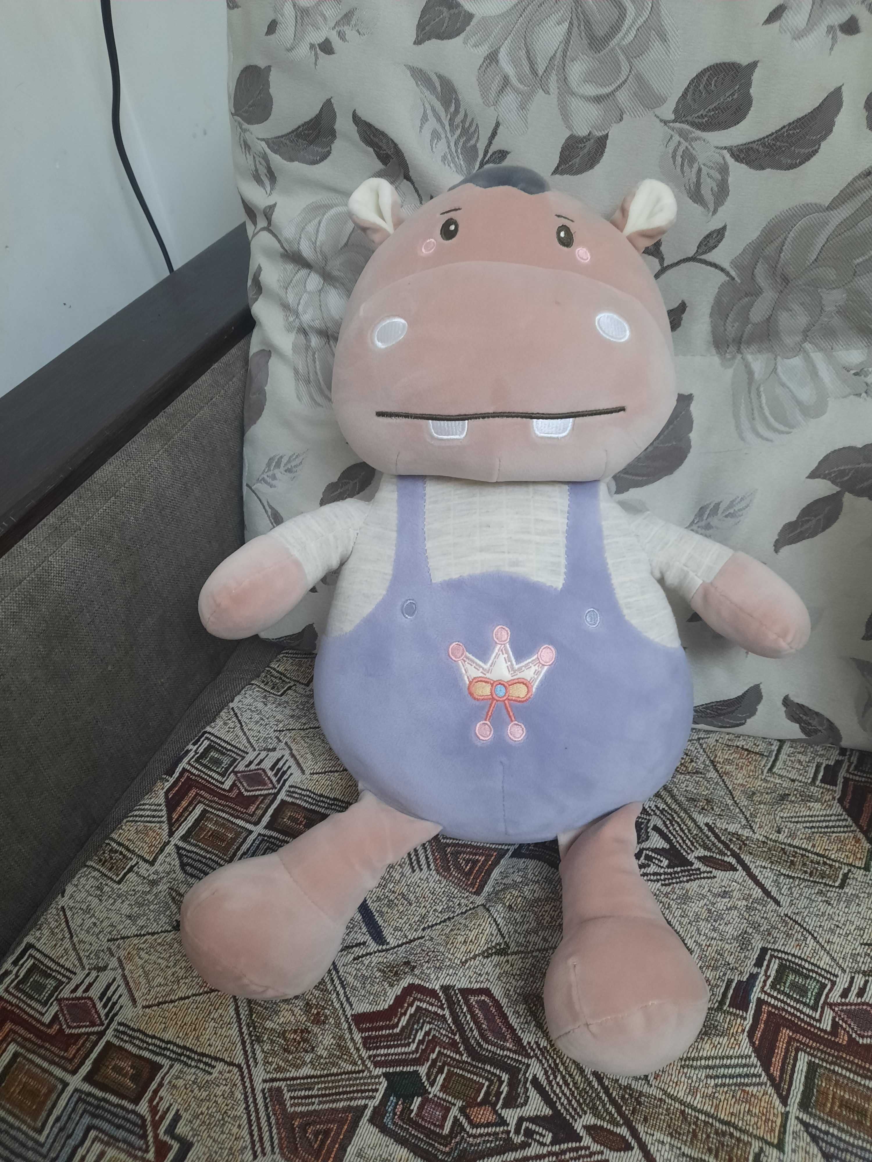 Мягкая игрушка бегемот