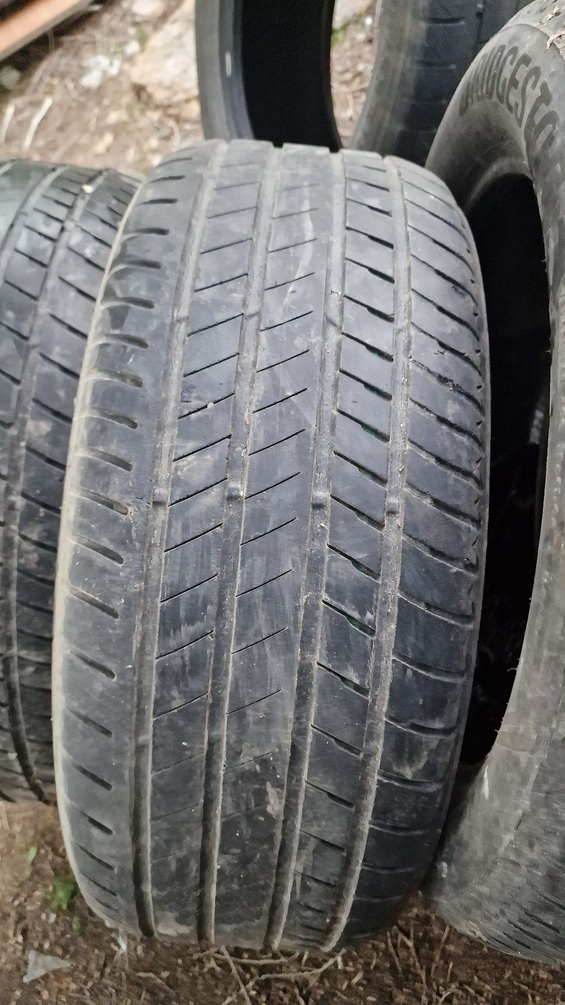 Продам комплект шин 245/50 r19 в отличном состоянии БРИДЖСТОУН