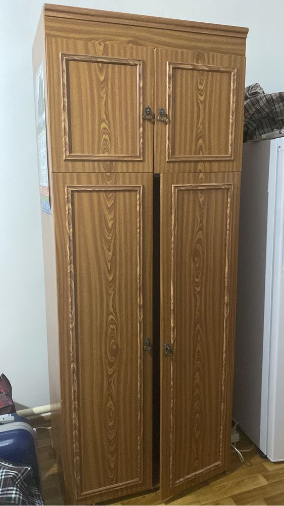Шкаф плательный срочно!