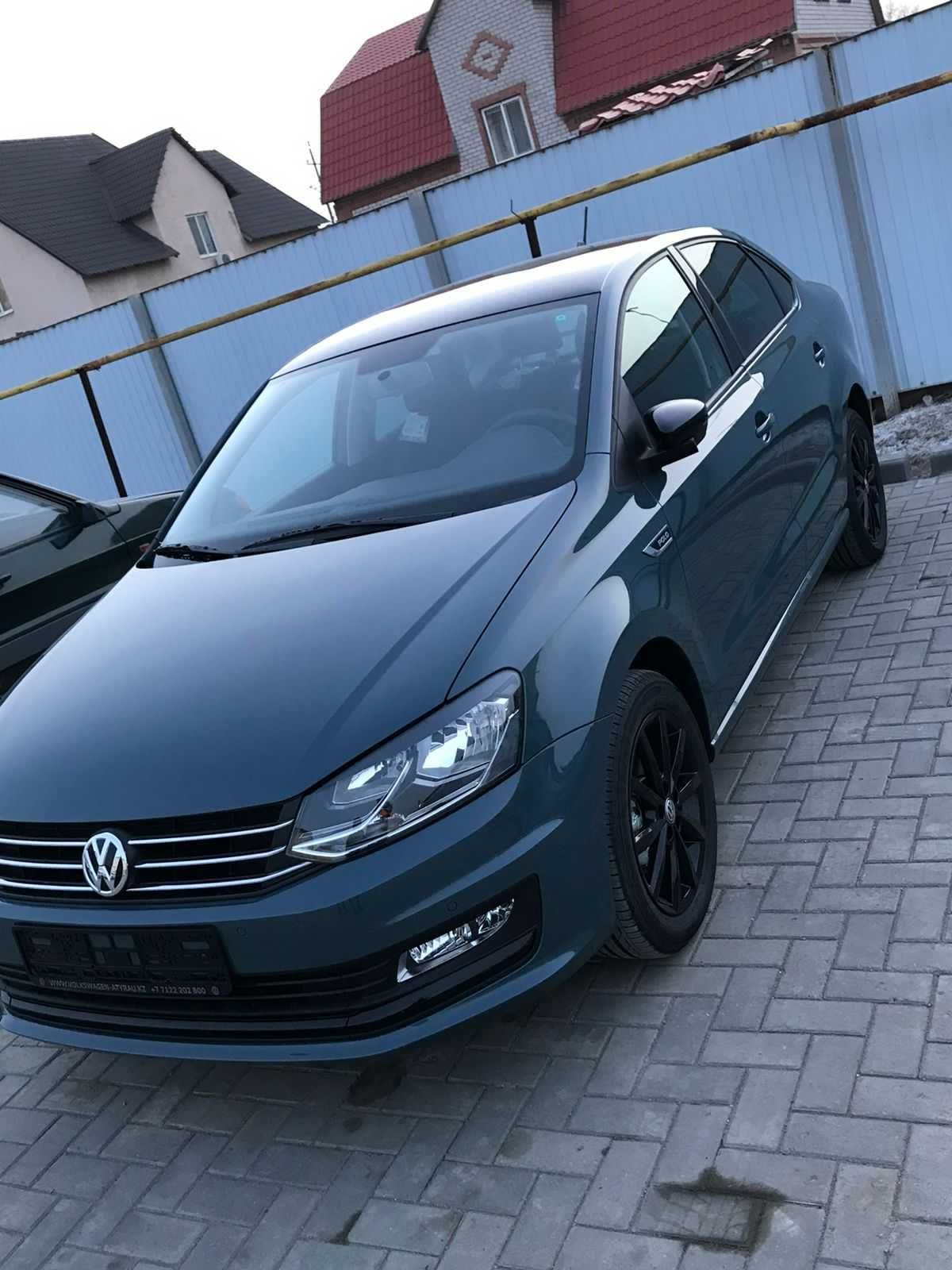 Продам автомашину VW POLO полная комплектация, новая.