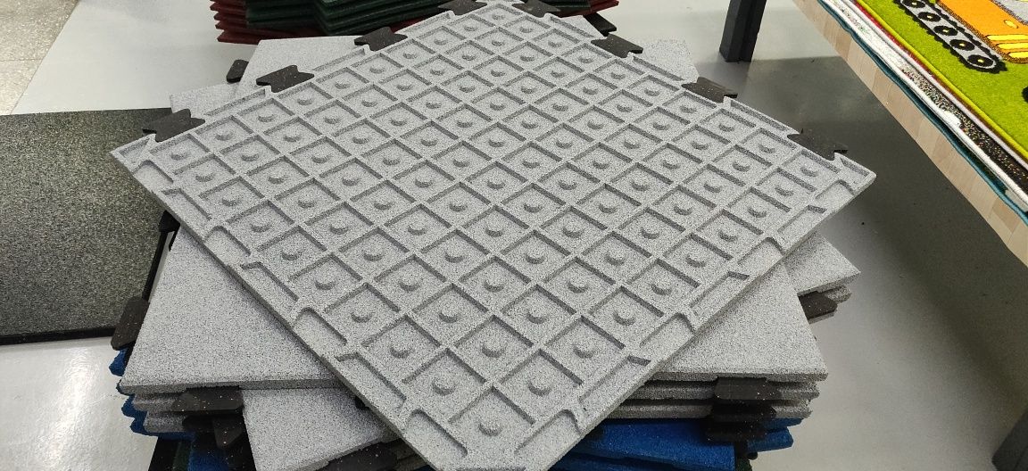 Плитка резиновая завод EcoStep 99x99 см. с правильной геометрией.