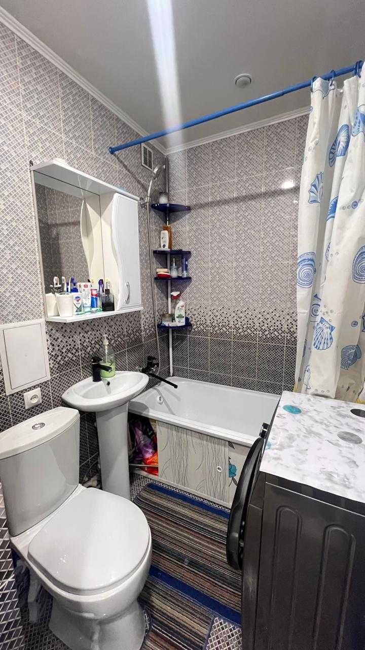 Продам 3 комнатную квартиру 2 этаж Центр