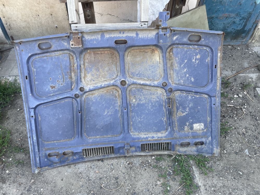 Продам капот и торпеду 2107