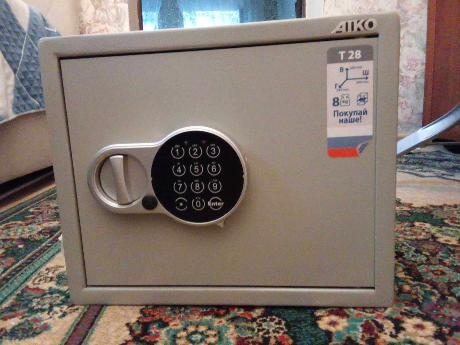 Продам сейф в пользовании полгода