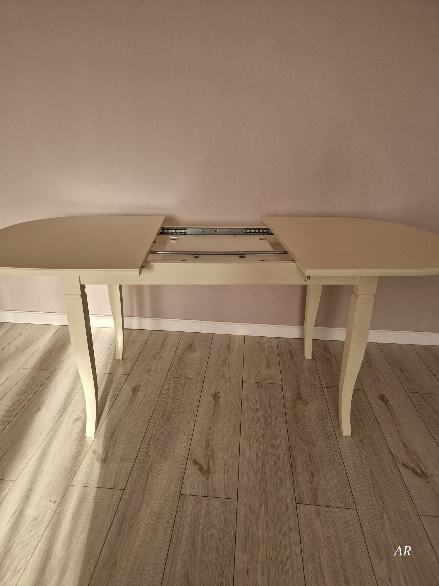 Продам стол ЛИОН БМ 90×135/180