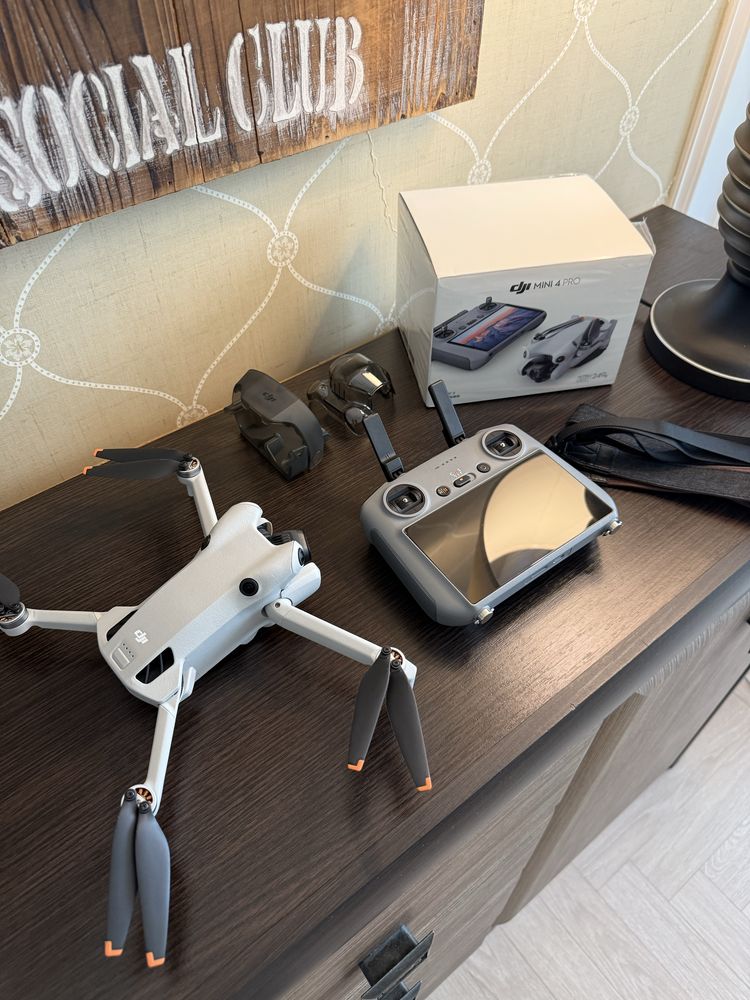Дрон DJI Mini 4 Pro RC 2 белый