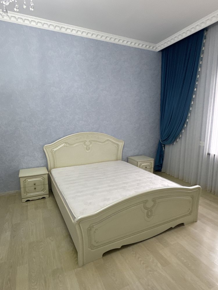 Продам спальный гарнитур