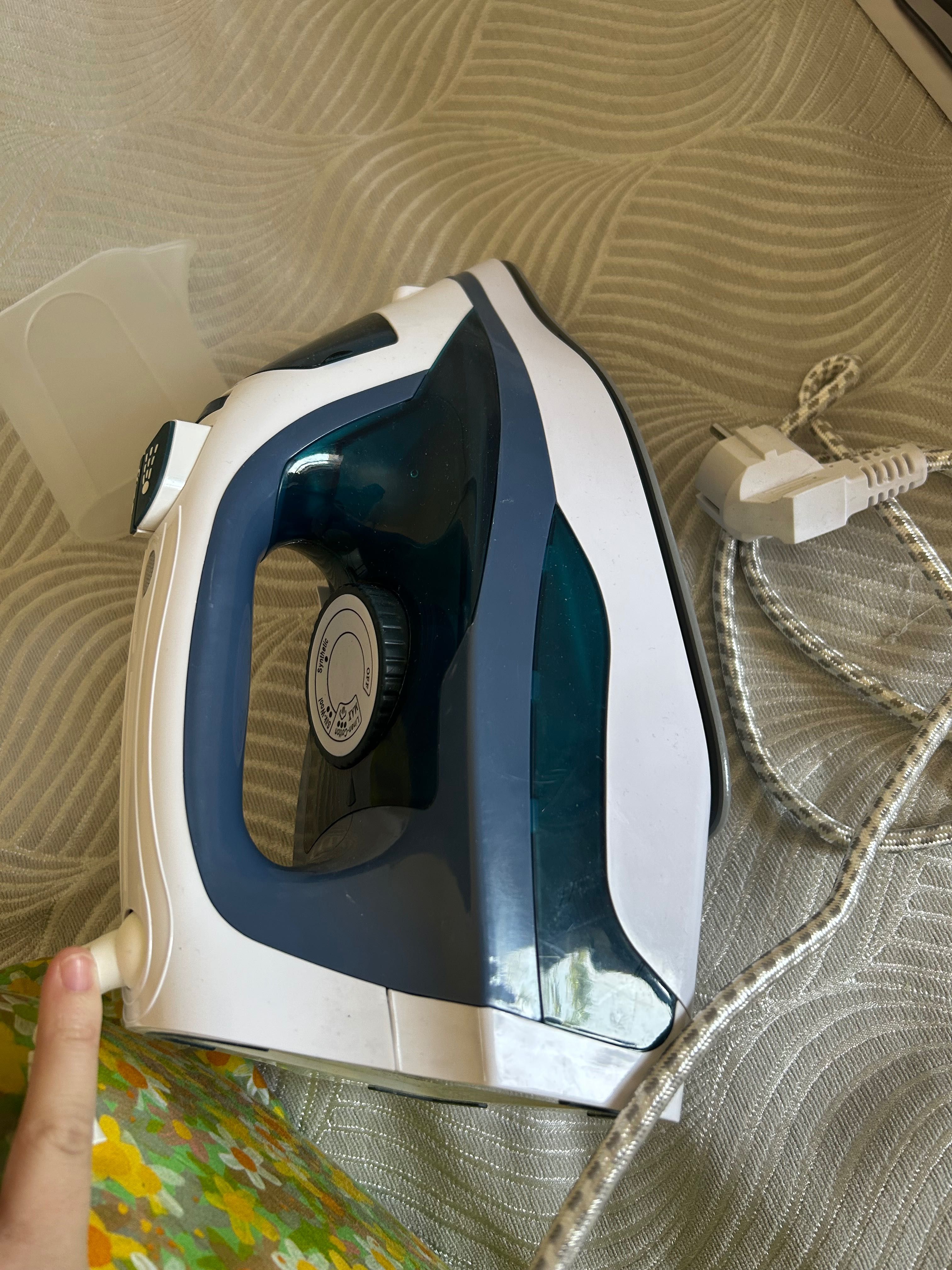 Утюг Ava SL-168, 2400 Вт