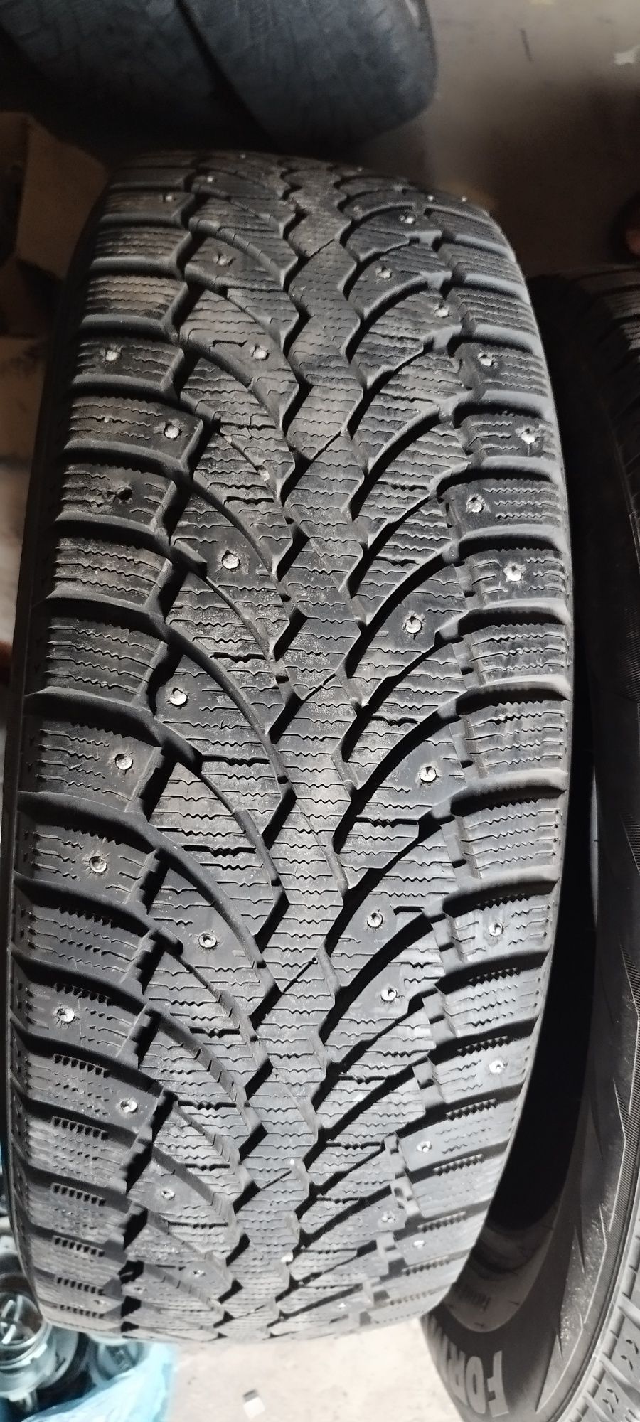 Продам зимние шины Пирелли 215/60/17