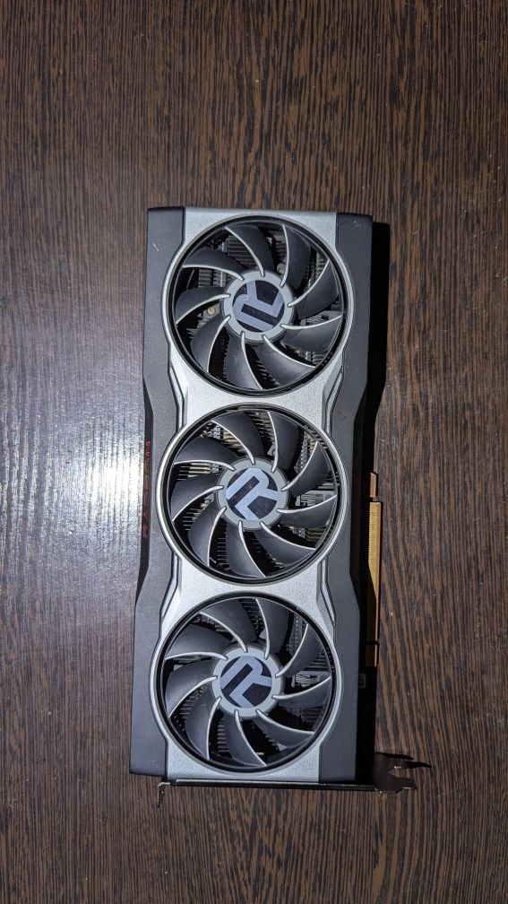 Продам RX 6800 reference