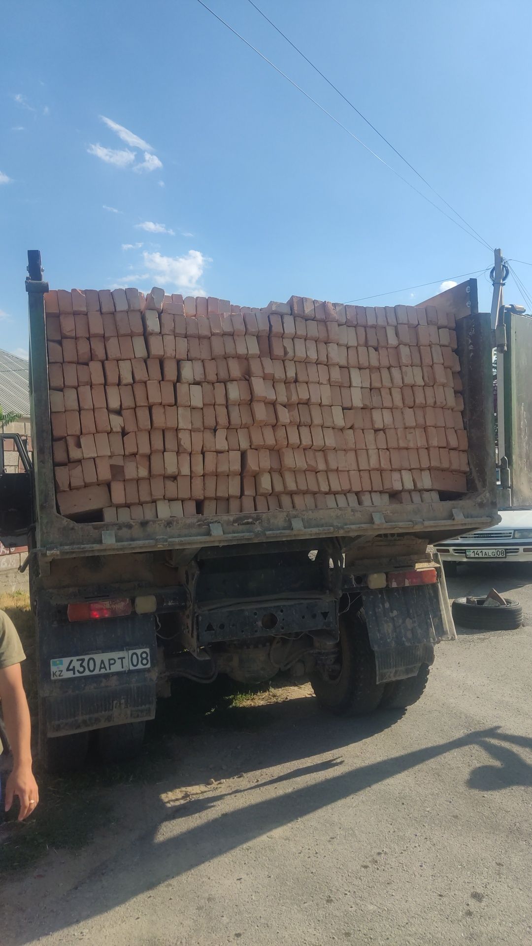 Продам кирпич для строительства