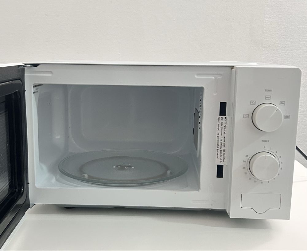 Микроволновая печь Hisense H20MOWP1 белая