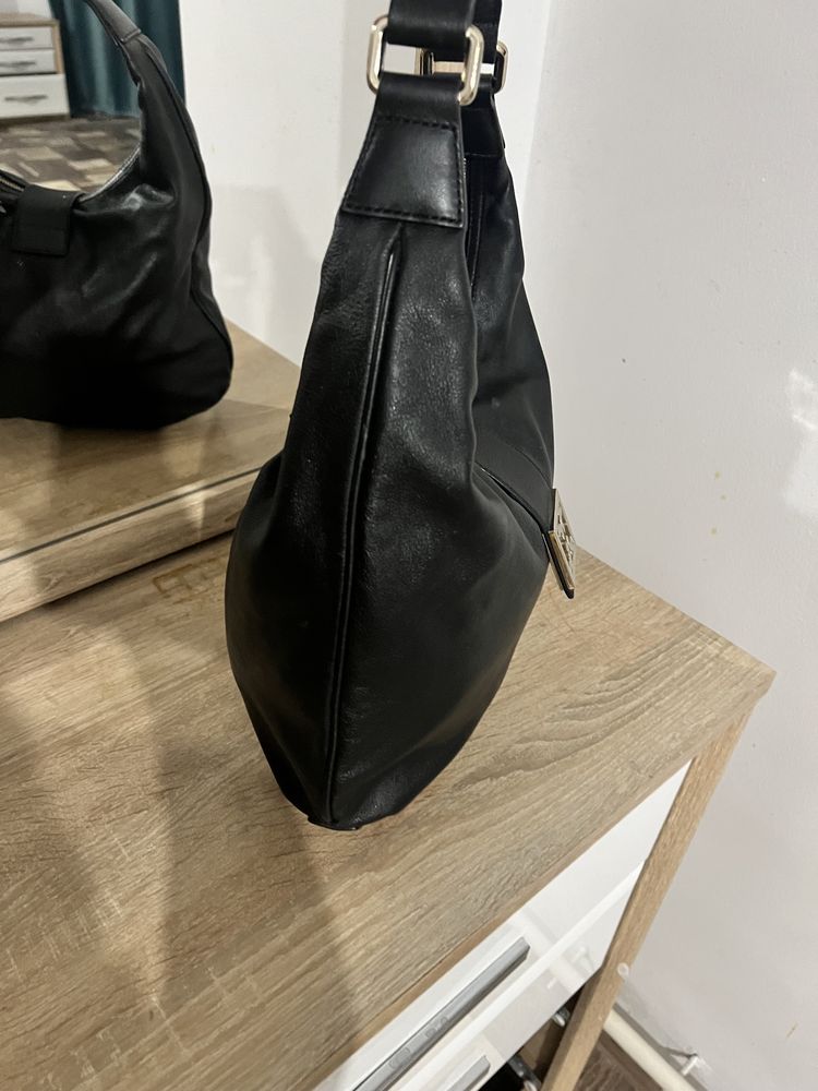 Продам сумку Coccinelle