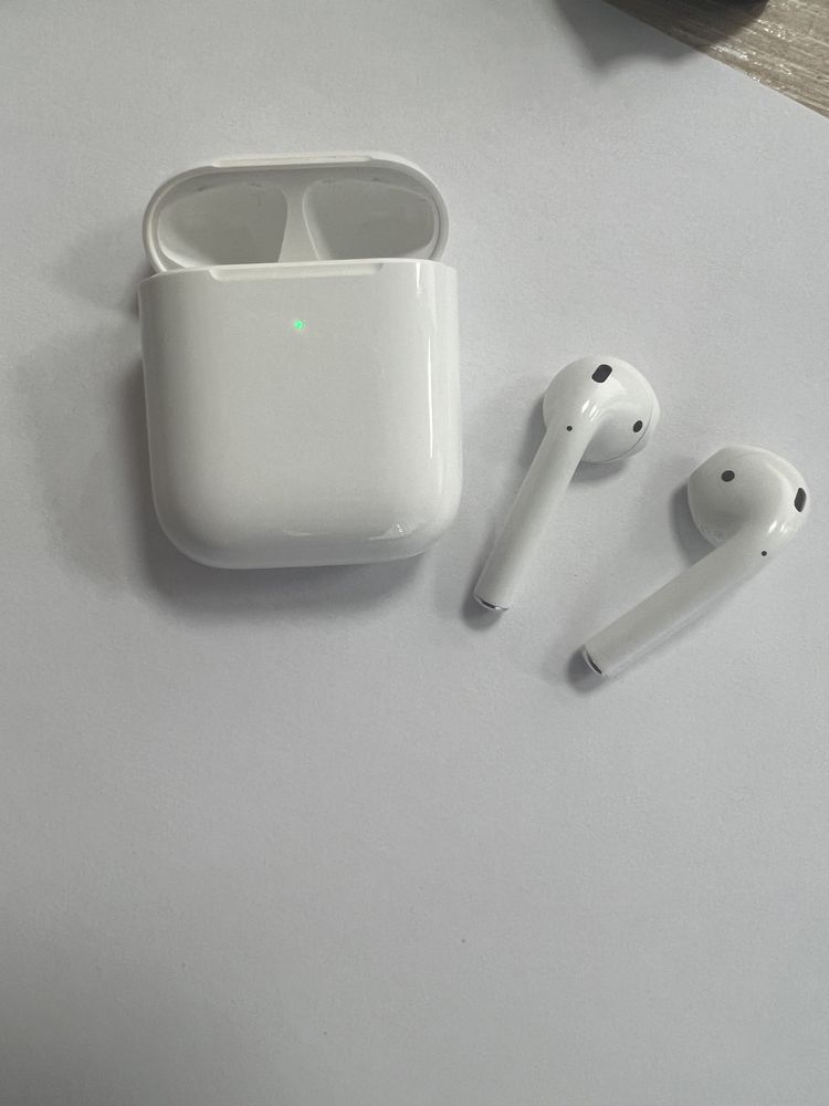 Продам AirPods