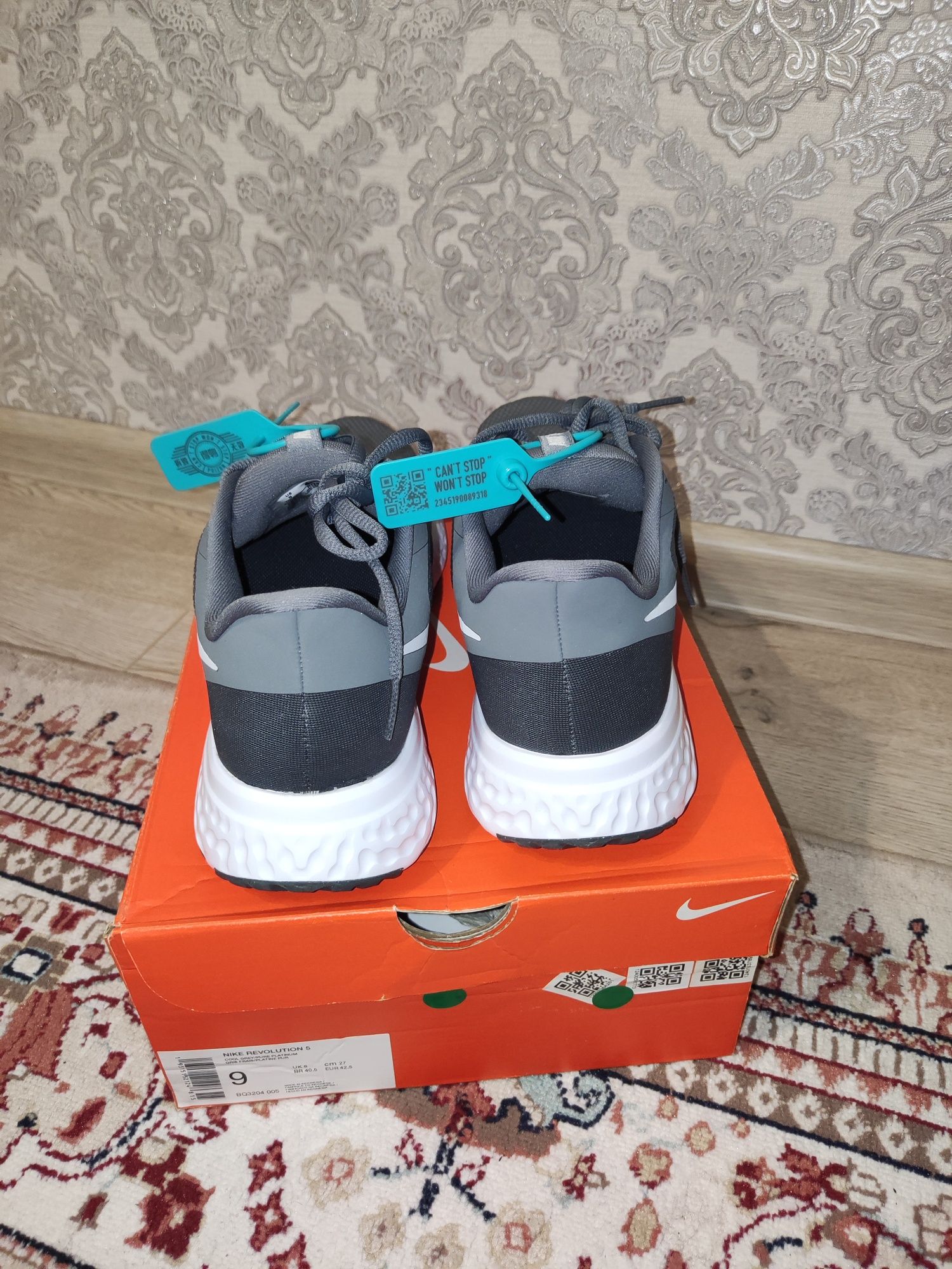 Распродажа Nike revolution 5 размеры 40 / 40.5 / 41  Найки оригинал