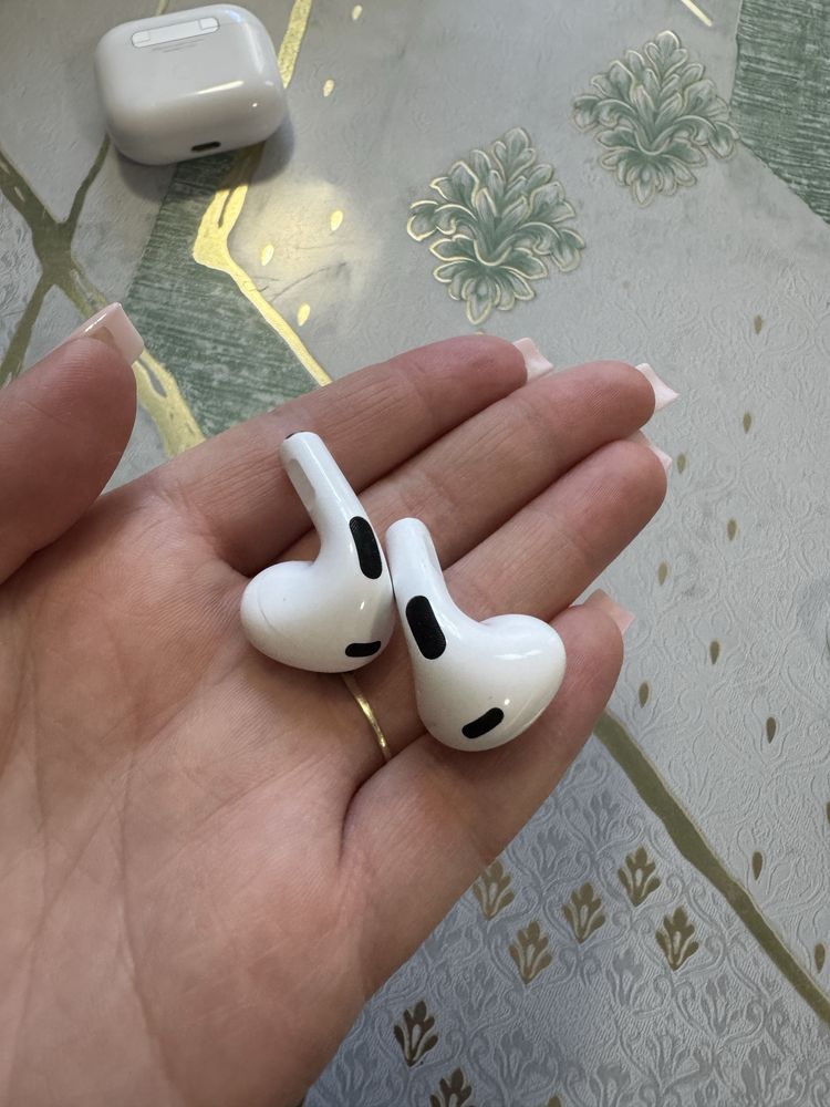 Продам airpods 3