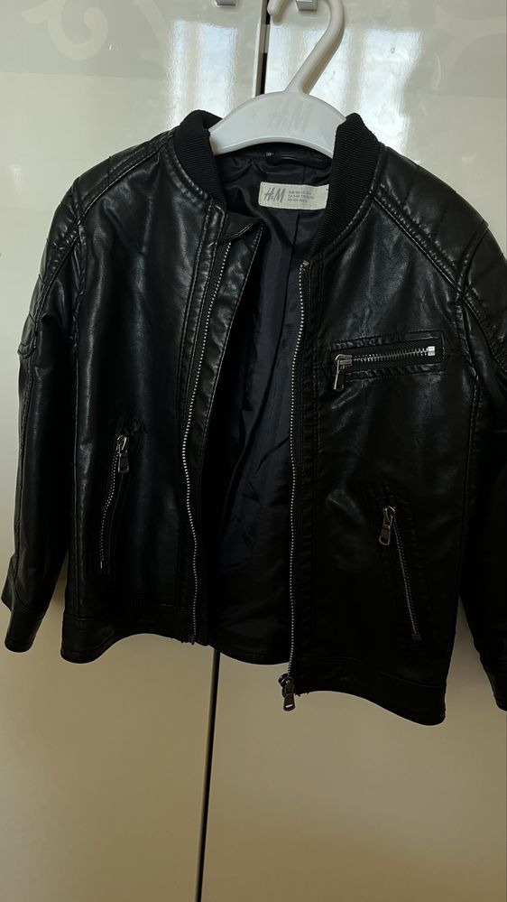 Продам детскую куртку косуху H&M