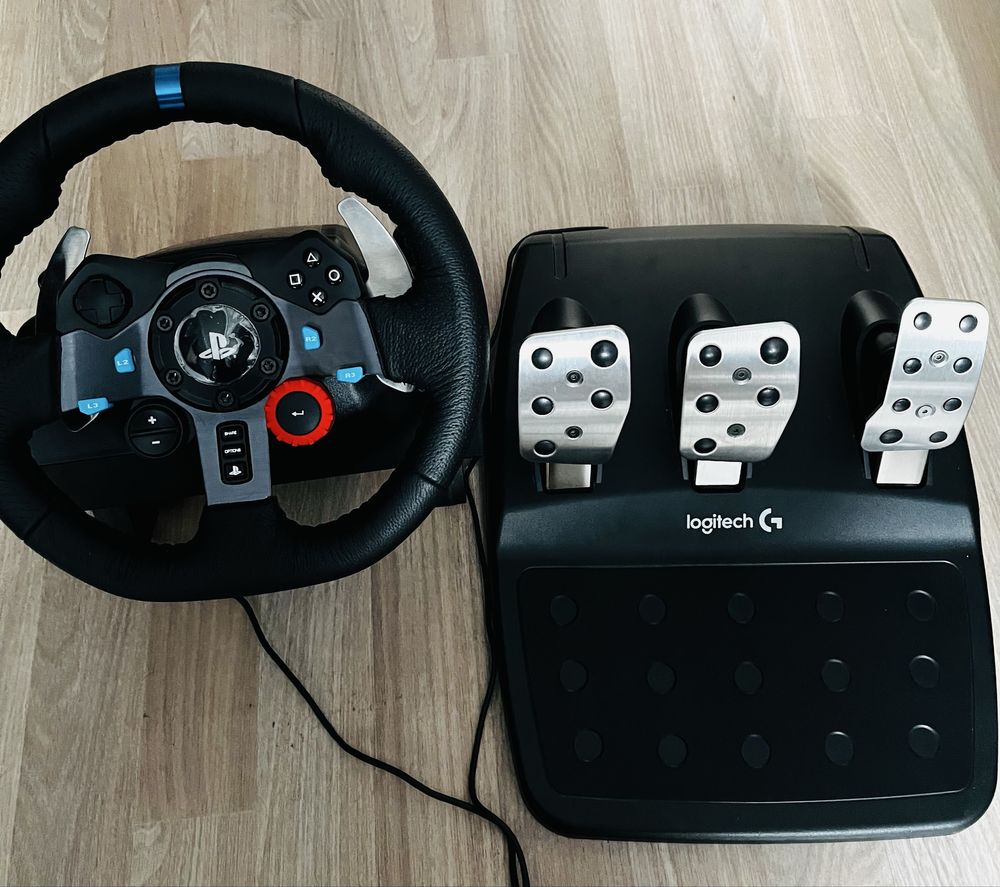 Продам игровой руль Logitech G29