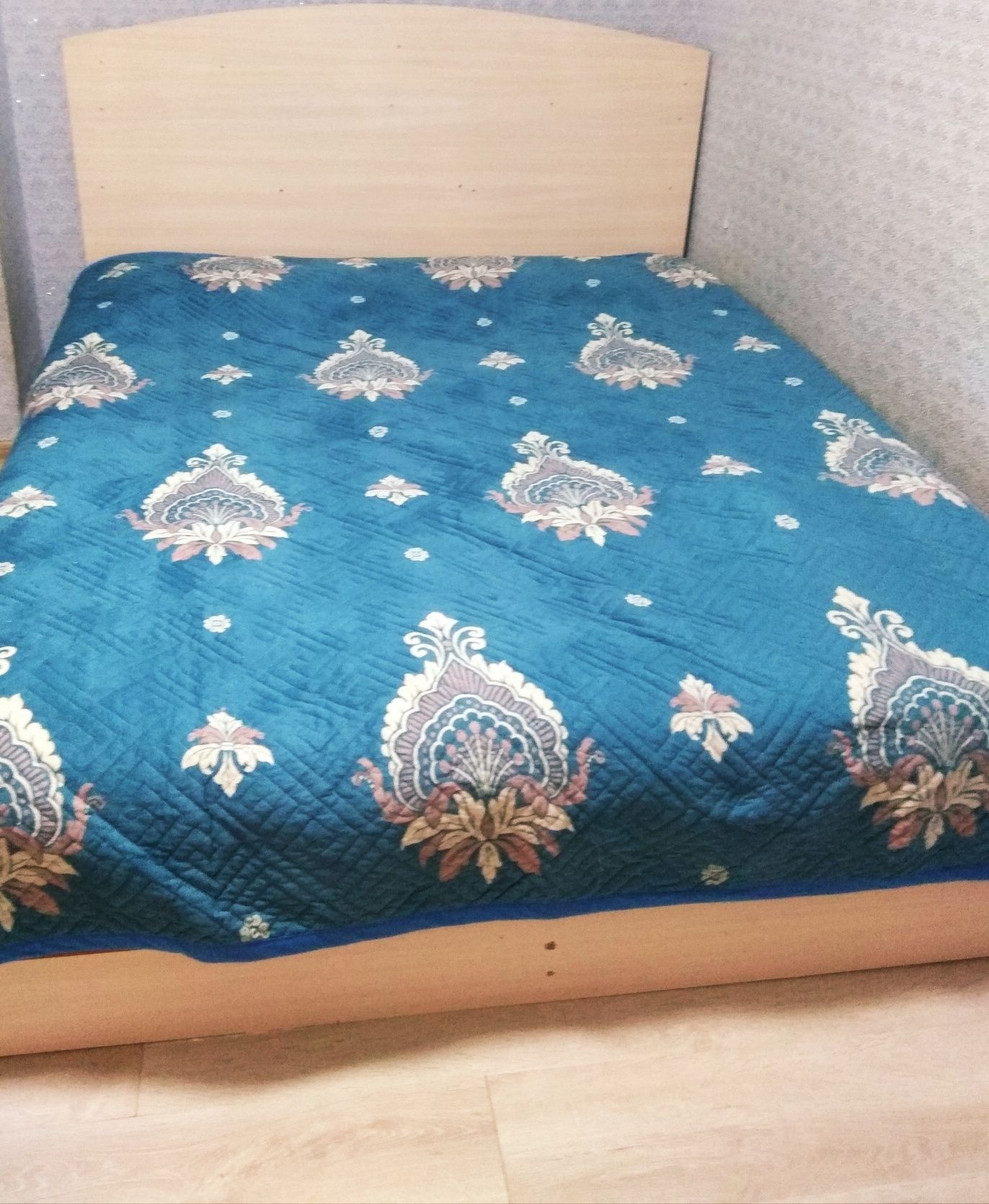 Кровать двуспальная