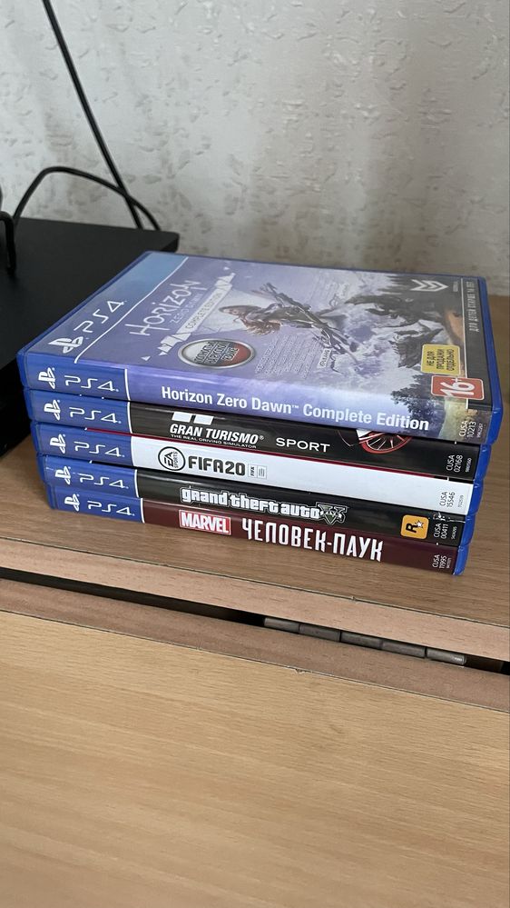 СРОЧНО Продам PS 4 slim 1ТБ
