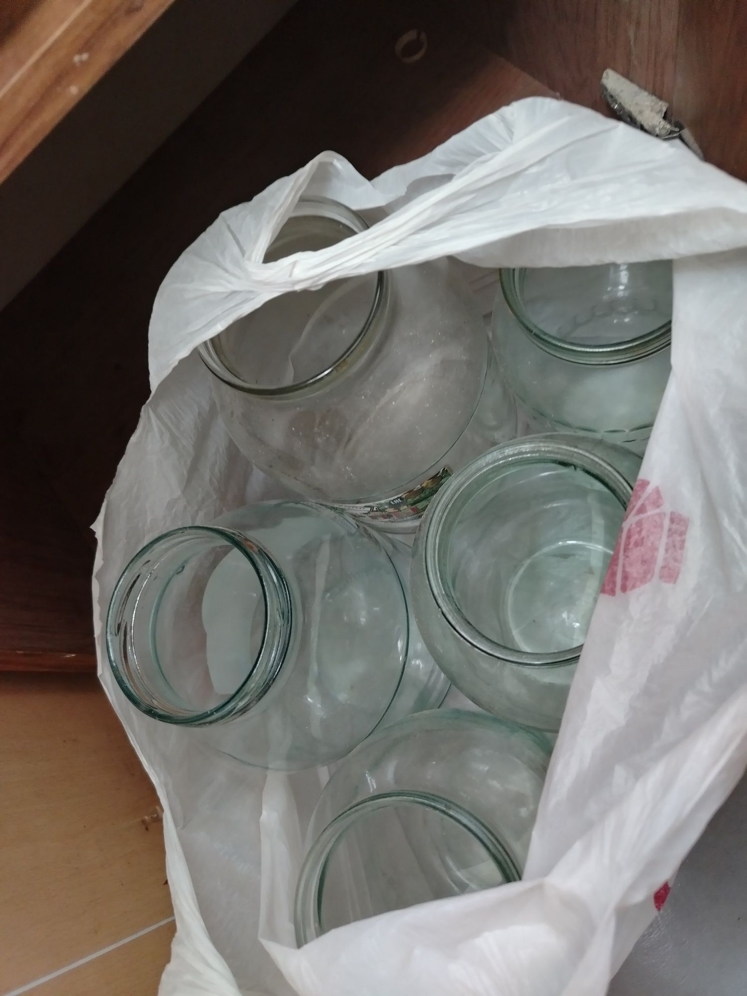 Продам банки от 0,3 до 2,0 и 3,0