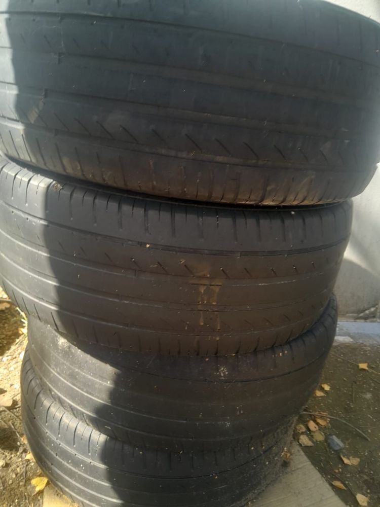 Продам летнию резину на R17