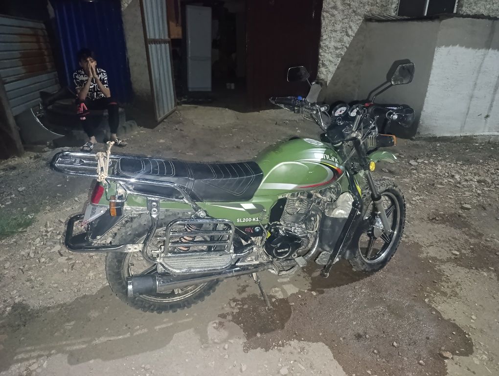 Продаю мотоцикл 200 куб