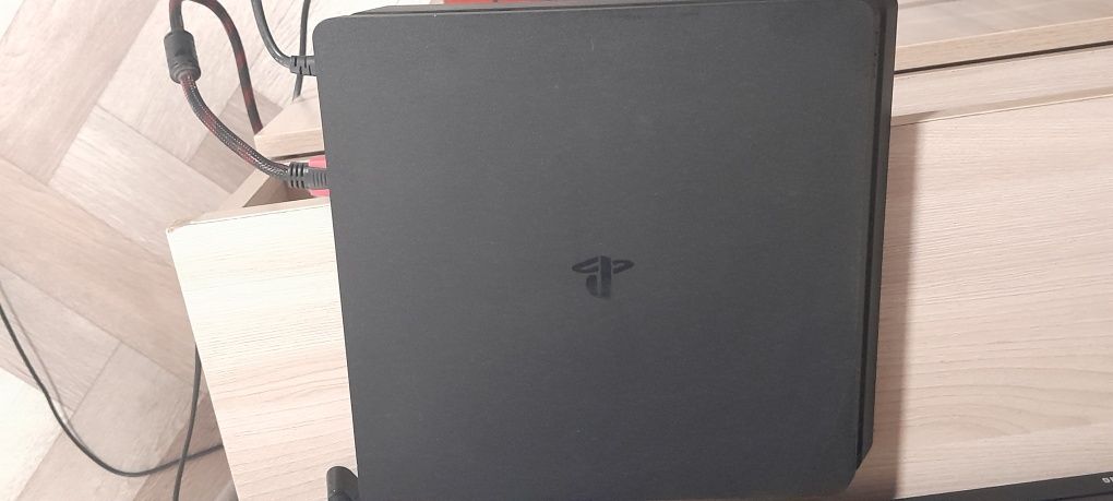 Playstation 4 игровая приставка
