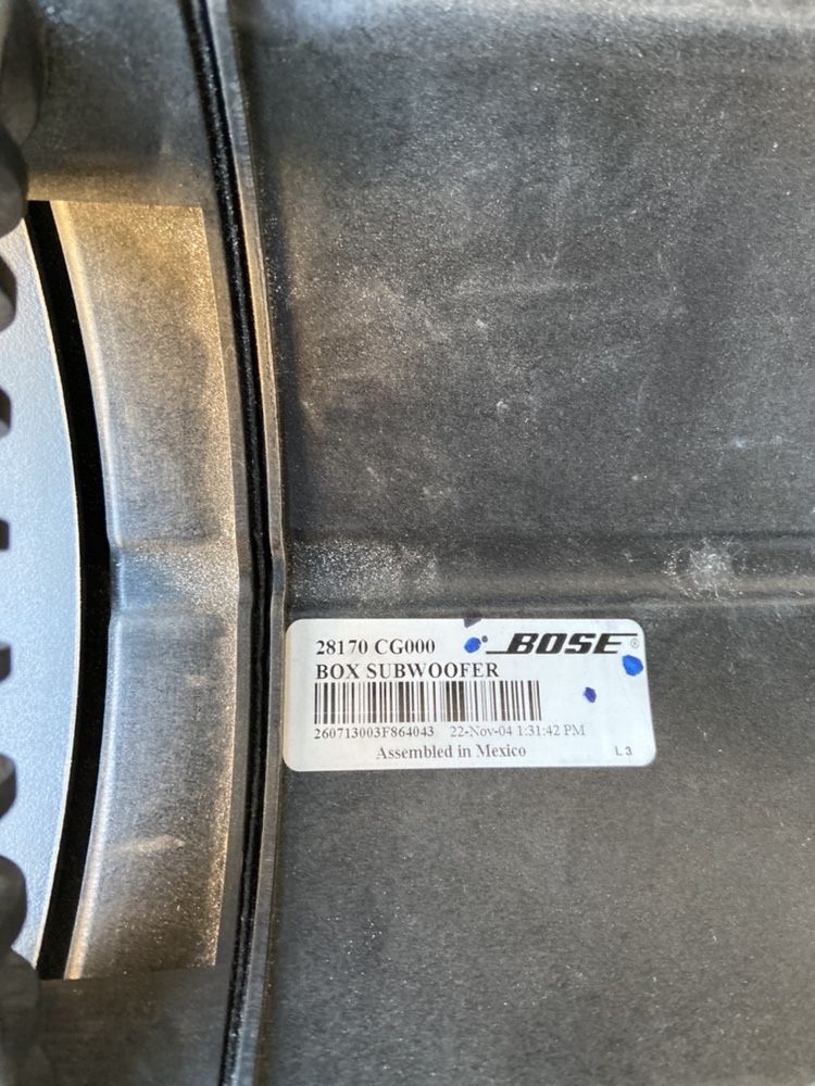 Продам штатный сабвуфер BOSE