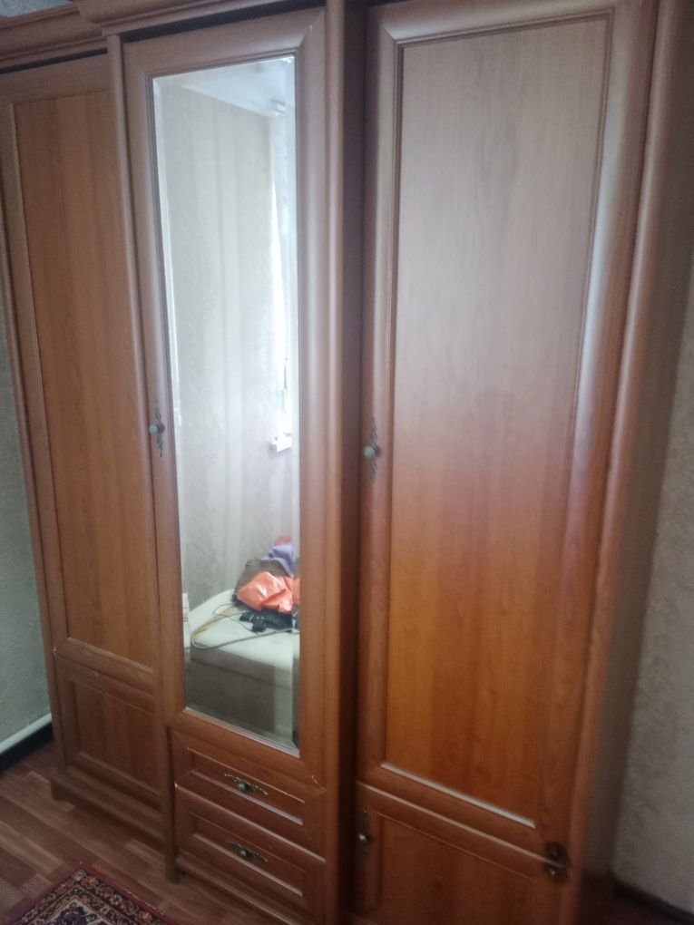"Продаётся шкаф б/у"