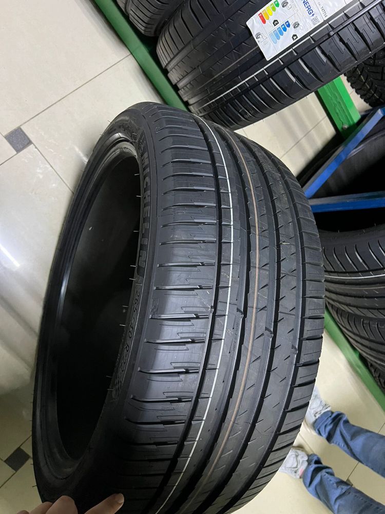 Продам НОВУЮ летнюю резину в Астане 265/40 R22
