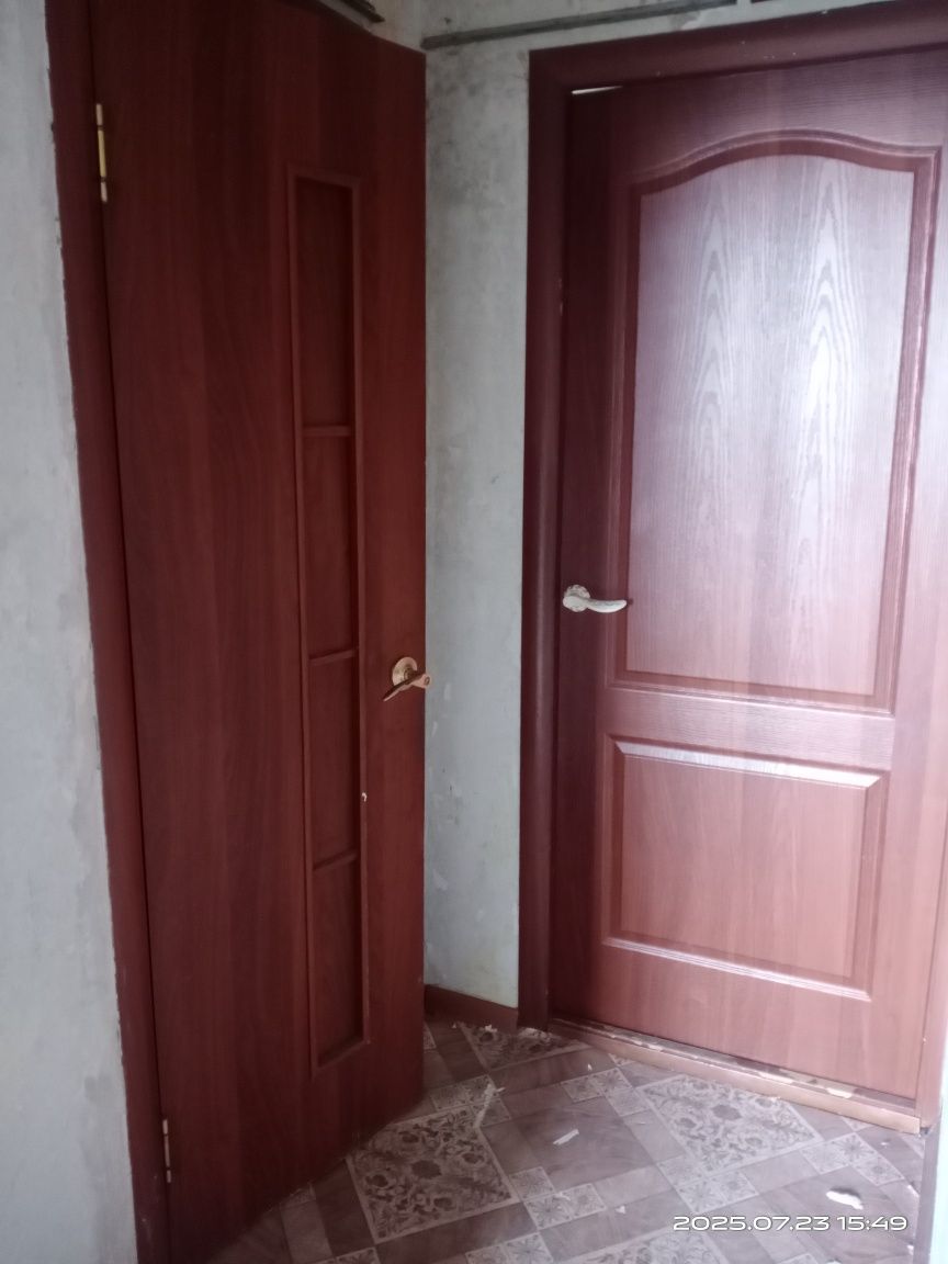 Продам двери почти даром