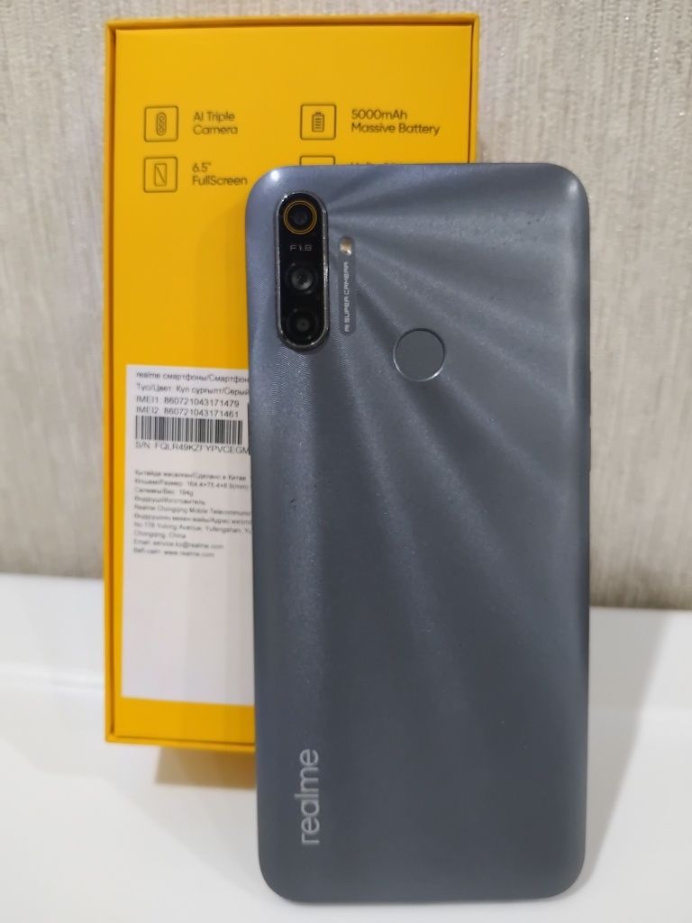 Продам телефон realme c3