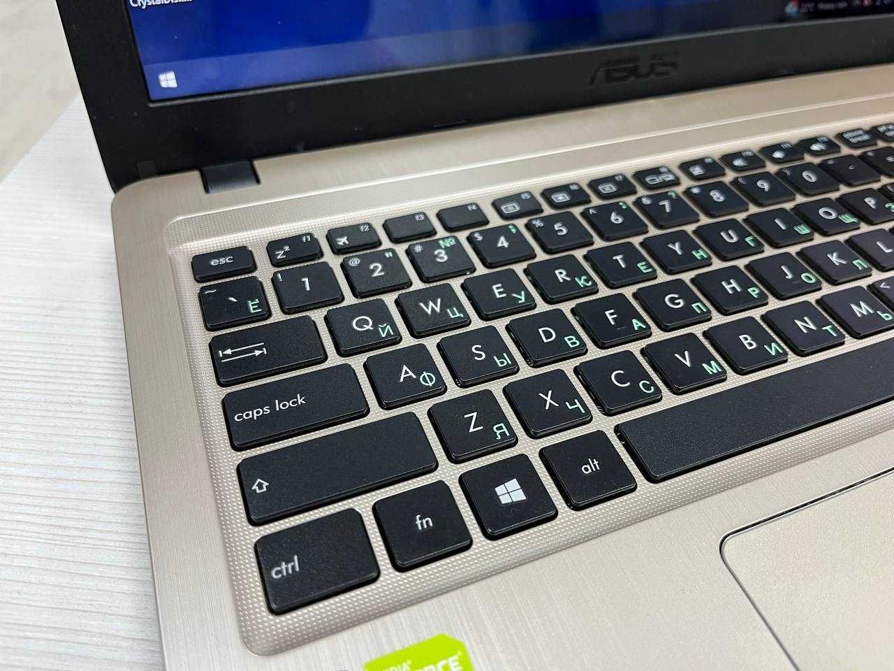 Надежный ноутбук для офиса ASUS Core i3/озу4/SSD256/HDd500 GeForce 2gb