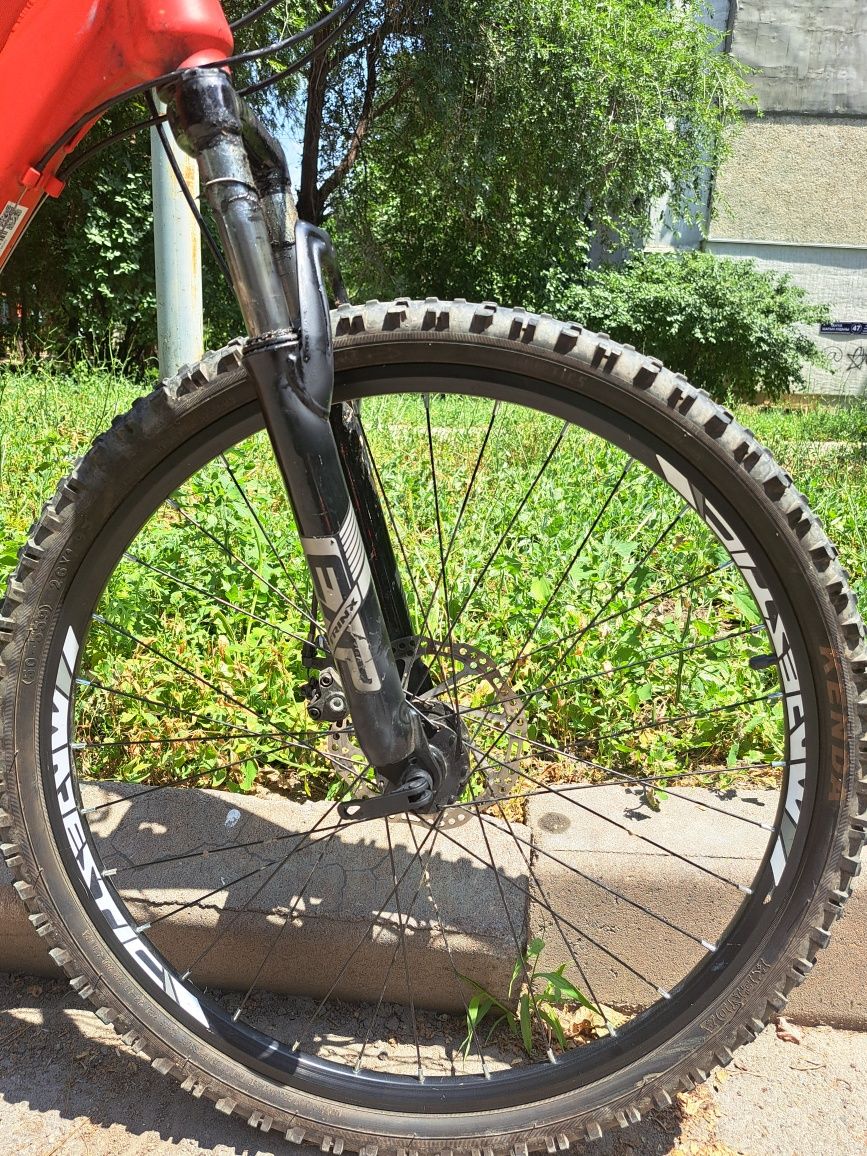 Продаю Trinx M258