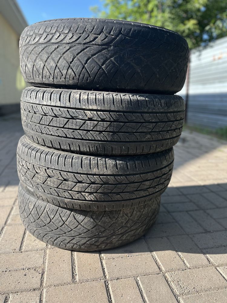 Продаю шины Roadstone