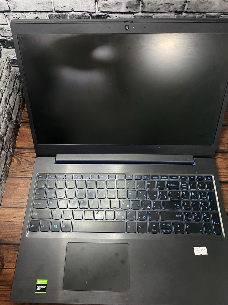 Lenovo 81LK. Цп: I-7 (9th) Озу: 16GB. SSD: 128 GB HDD: 1TB.