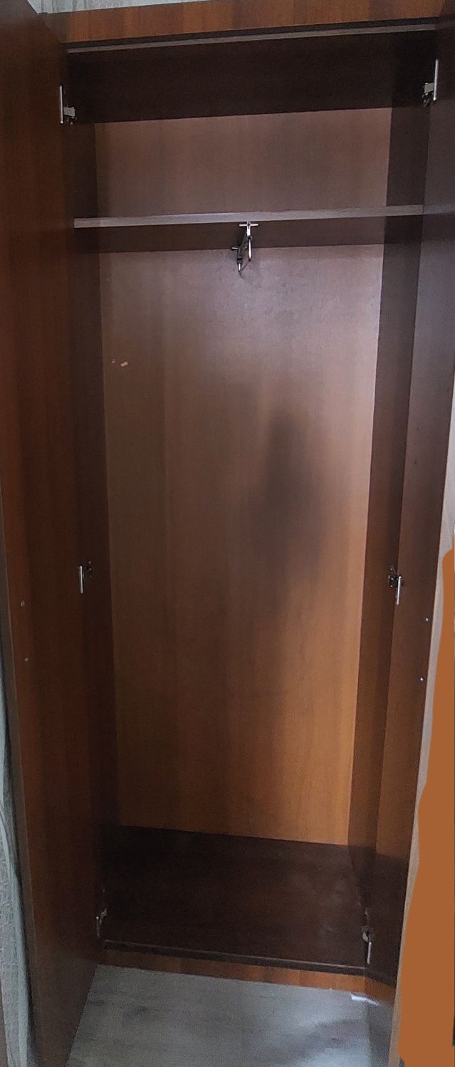 Продам шифоньер в отличном состоянии