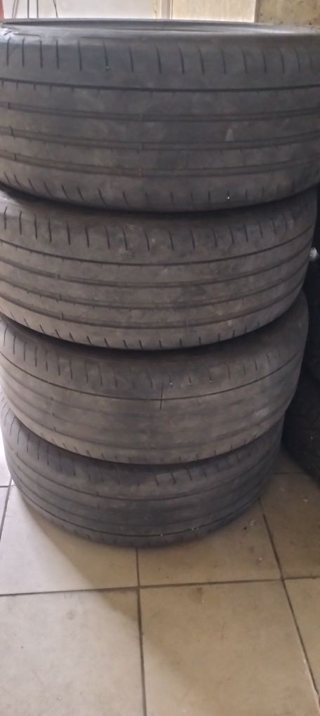 Продам комплект резины радиус 20
