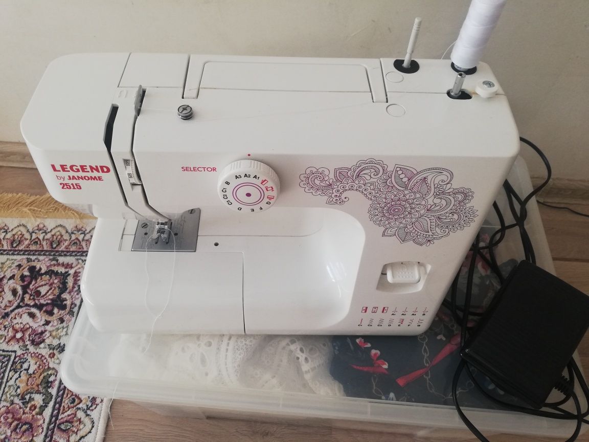 Срочно Продам швейную рабочую машинку.