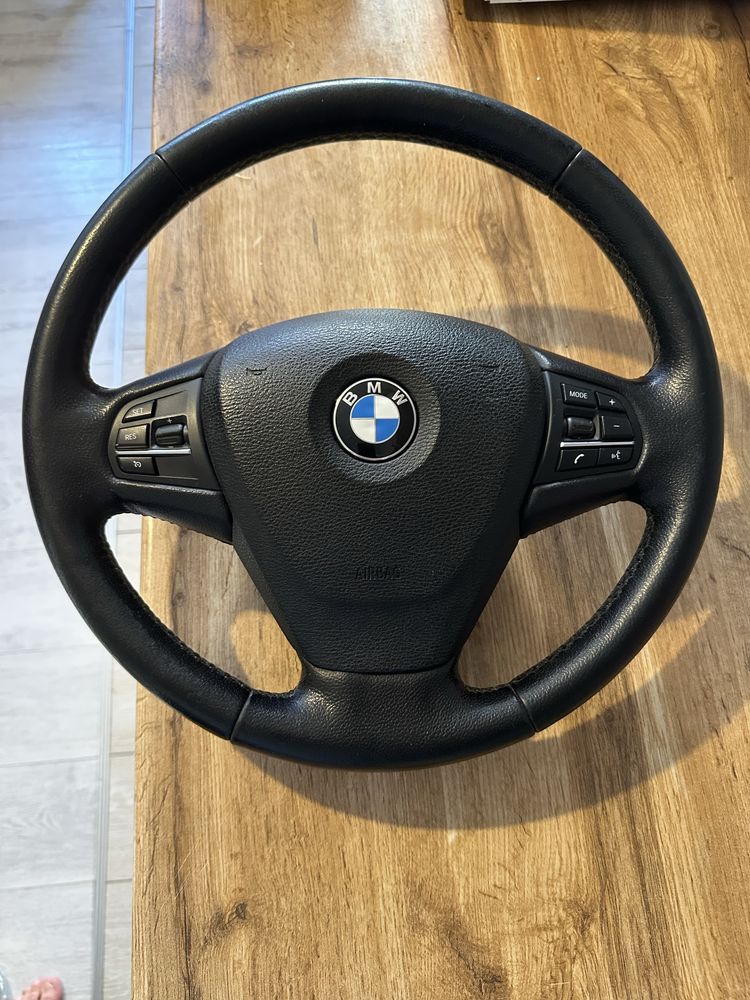 Продам руль на Бмв F10 F15 X5 бмв 3