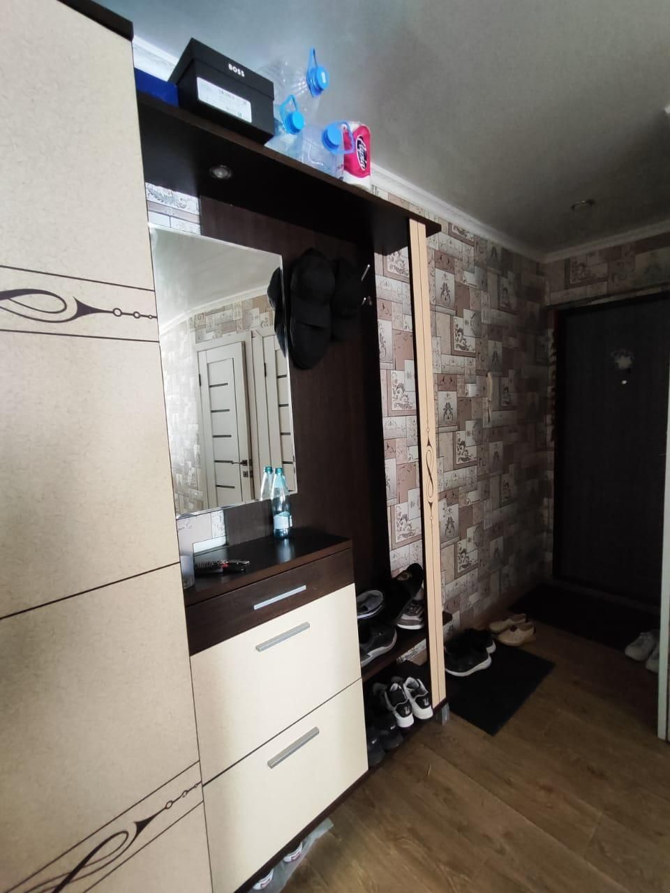 Продам 3 комн квартиру район Достык мола. Улучшеной планировки.