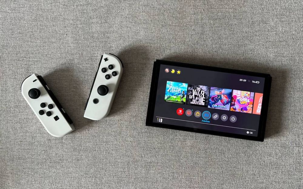 Nintendo Switch OLED + Чехол