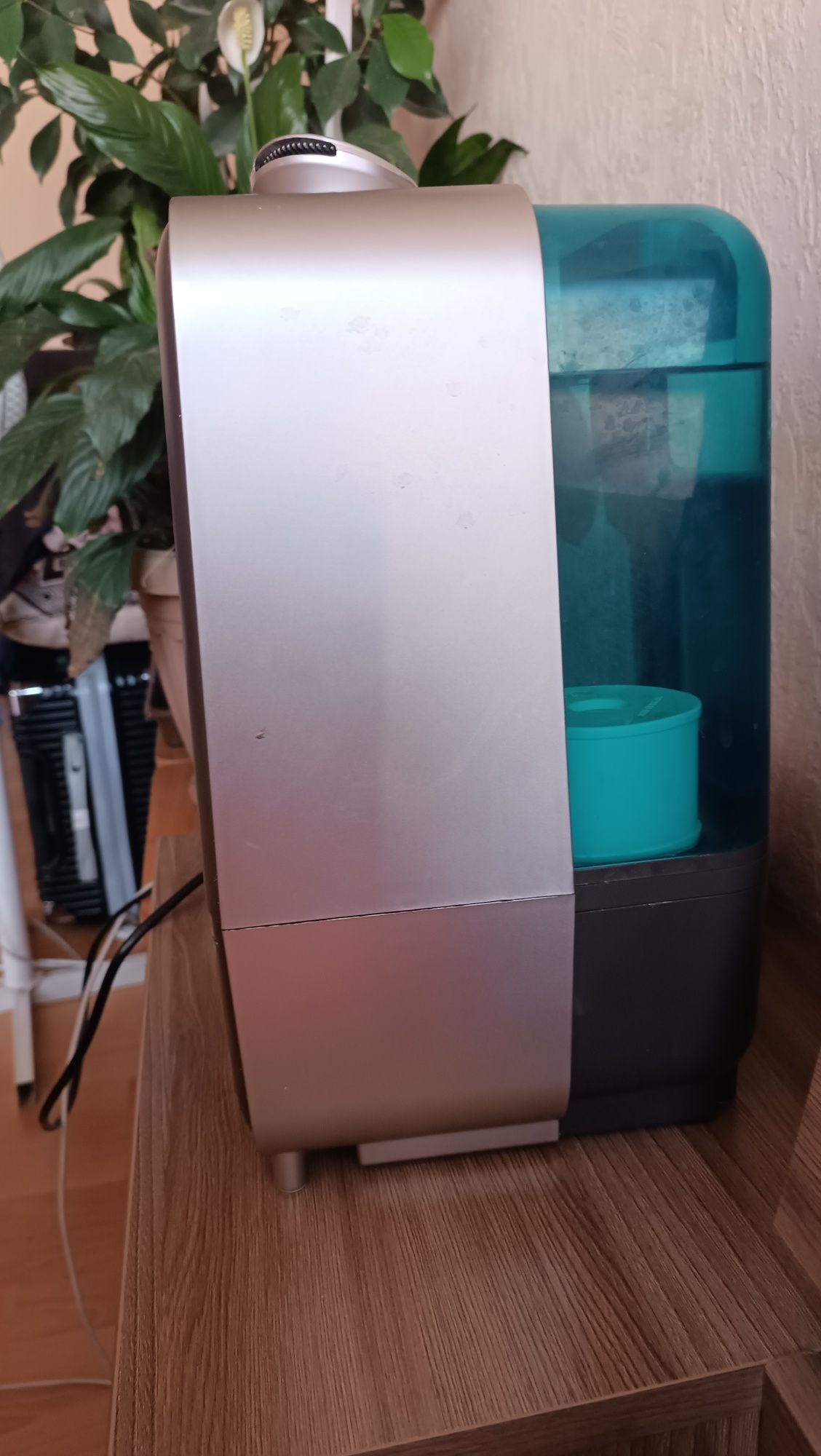 Продам увлажнитель воздуха. Tefal. С подсветкой