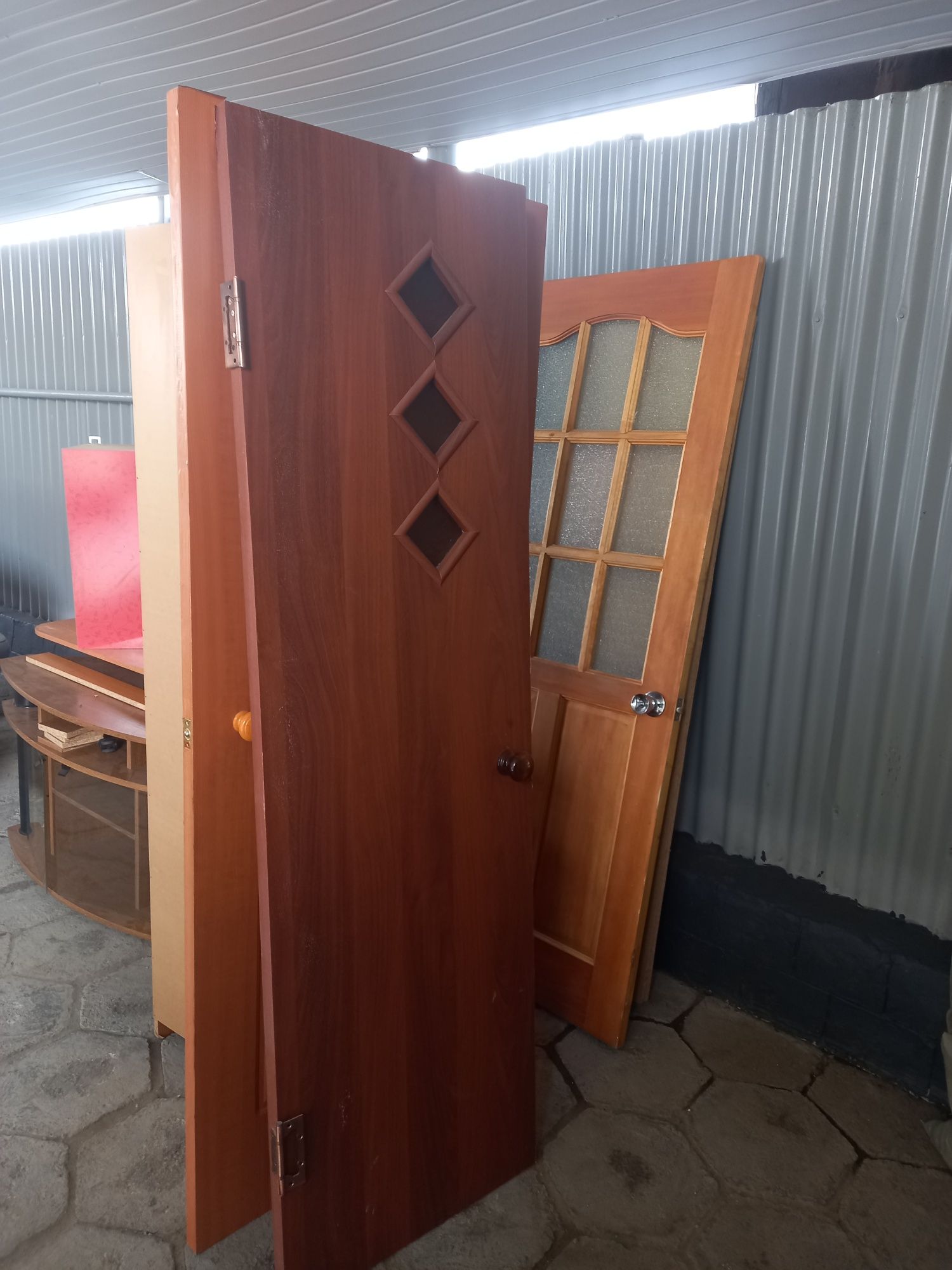 Продается двери разные
