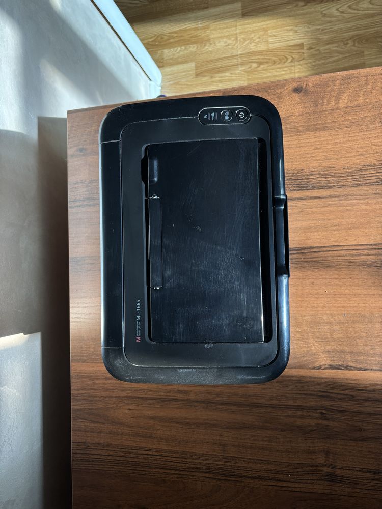 Продаю лазерный принтер Samsung ML-1665